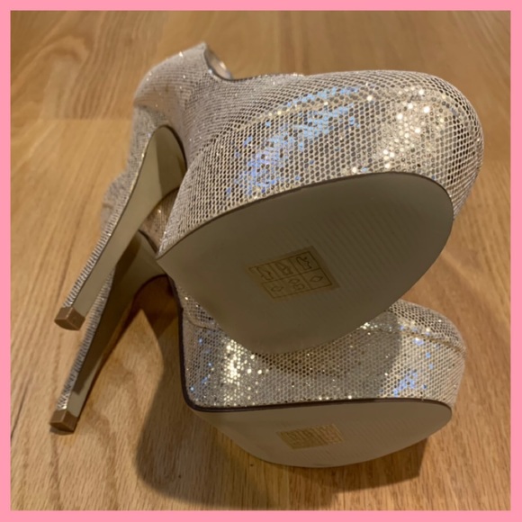 Aldo Cape Coral Gold Platform Heels - Picture 10 of 11